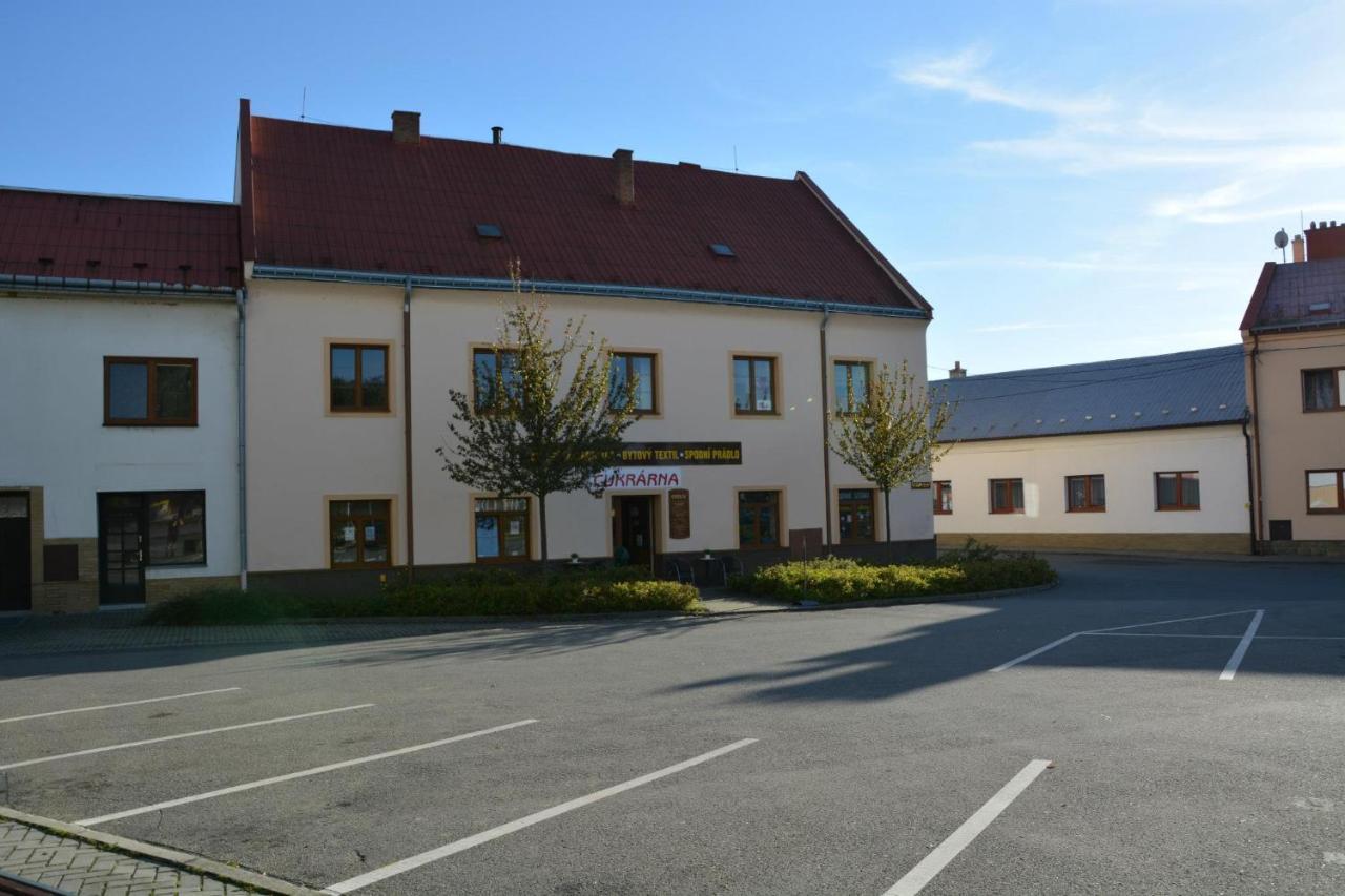Gasthaus Retro Vila Slušovice Exterior foto